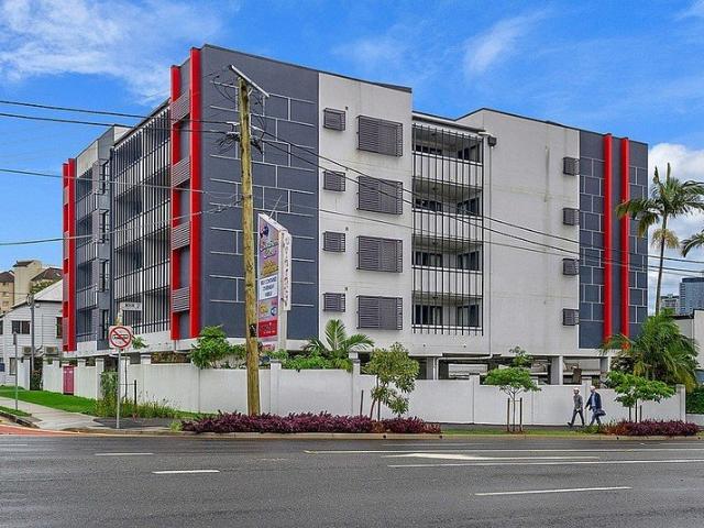 Granny Flat for rent in Kangaroo Point, Greater Brisbane