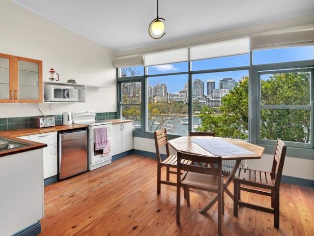 Apartment for rent in Lower North Shore, Sydney