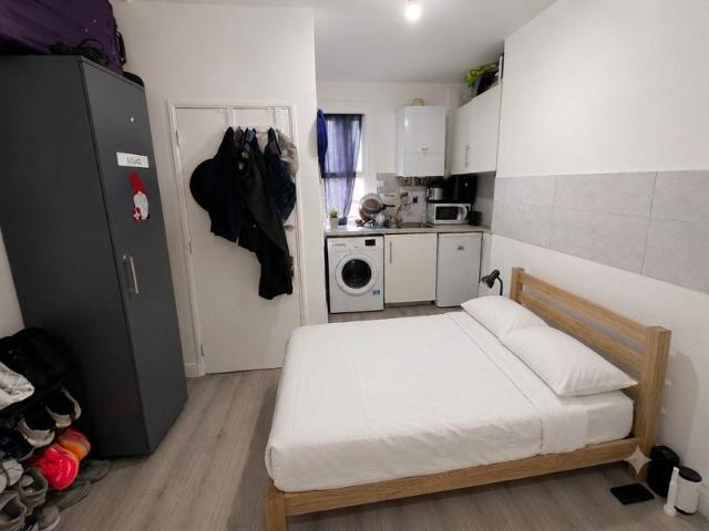 Studio for rent in West Hampstead, Greater London