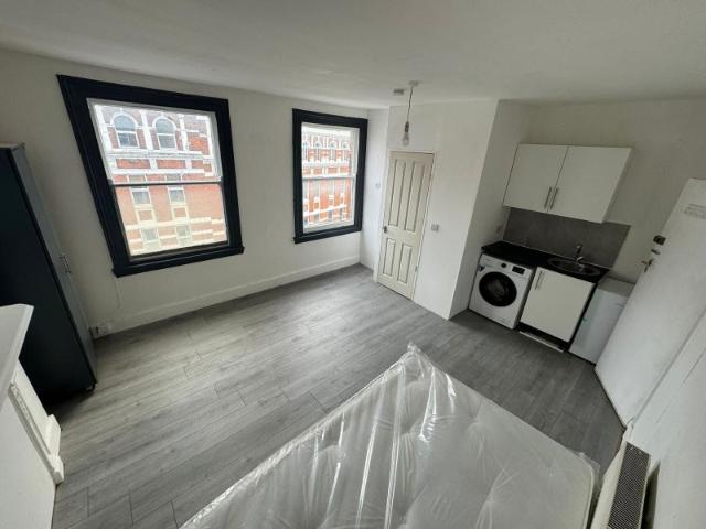 Studio for rent in West Hampstead, Greater London
