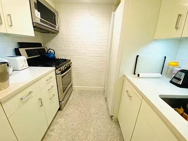 Room for rent in Arverne, New York