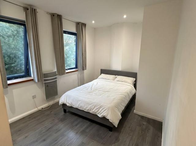 Studio for rent in Cubitt Town, Greater London