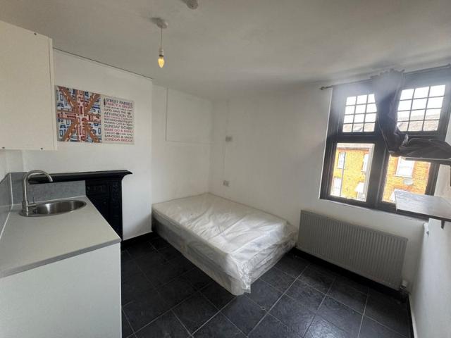 Studio for rent in Harlesden, Greater London