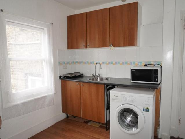 Studio for rent in Grove Park, Greater London