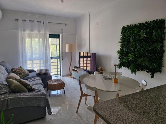Apartamento alugar em Quinta da Caneira, Almada