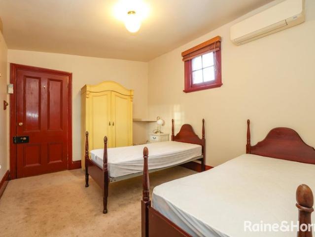 Townhouse for rent in Bathurst, New South Wales