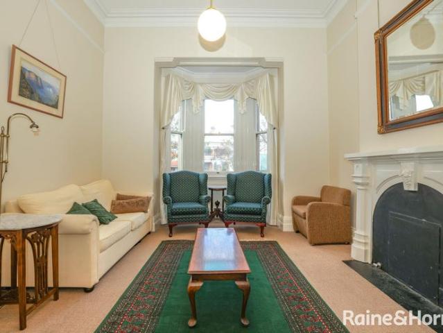 Townhouse for rent in Bathurst, New South Wales
