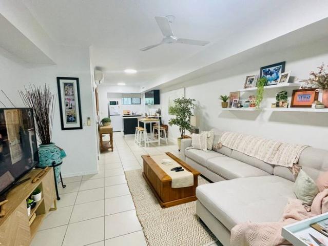Townhouse for rent in Yorkeys Knob, Queensland