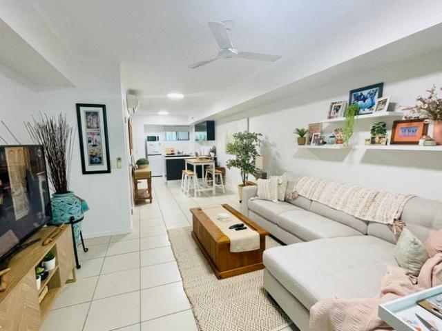 Townhouse for rent in Yorkeys Knob, Queensland