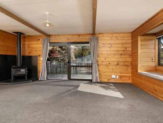 House for rent in Otakou