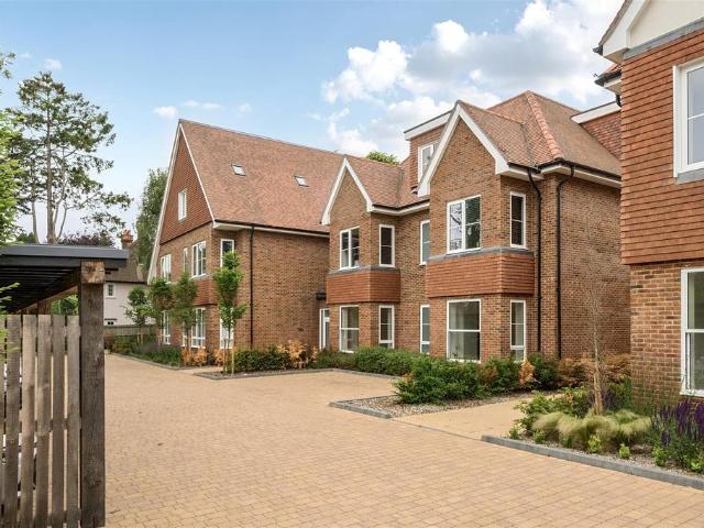 Apartment for rent in Red Hill, Surrey