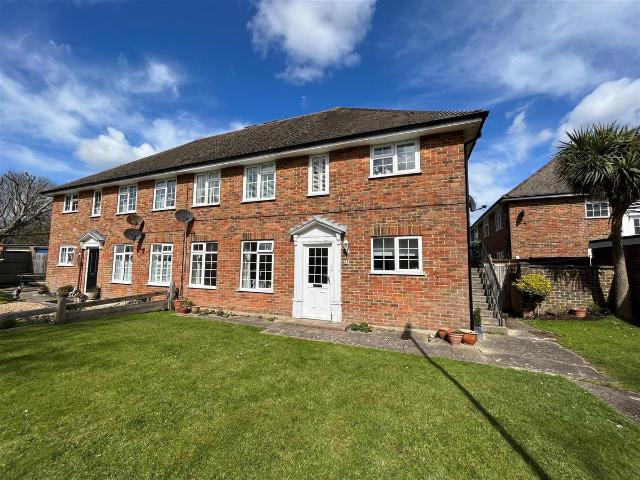 Apartment for rent in Littlehampton, Arun