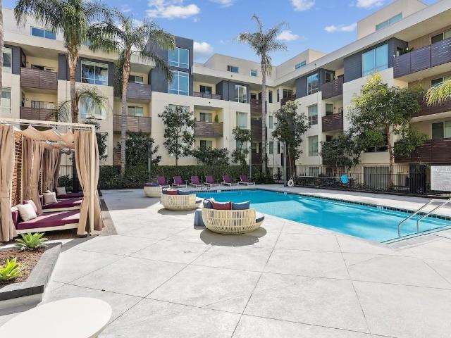 Apartment for rent in Canoga Park, California