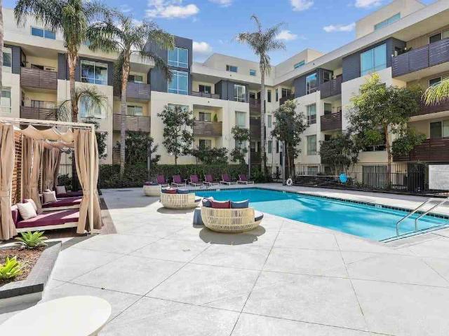 Apartment for rent in Canoga Park, California