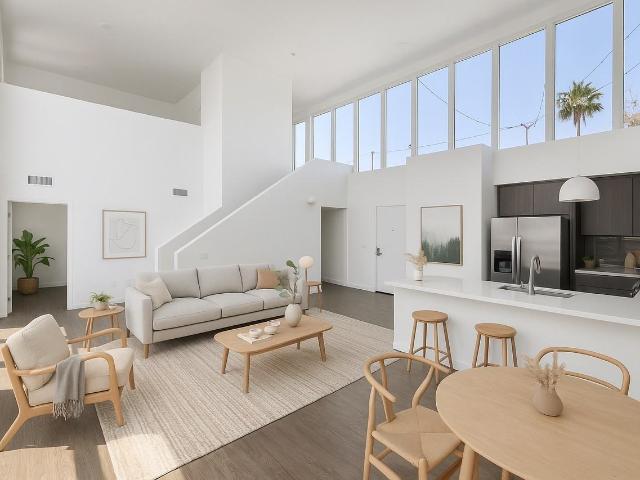 Apartment for rent in Canoga Park, California