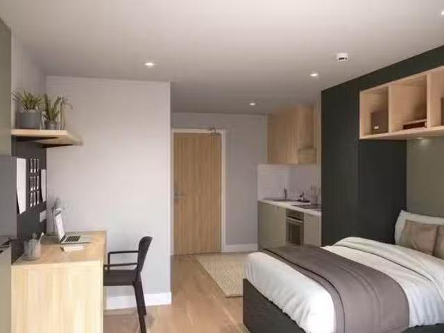 Apartment for rent in Chinatown, Calderstones