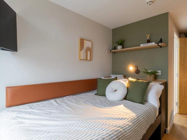 Apartment for rent in Chinatown, Calderstones