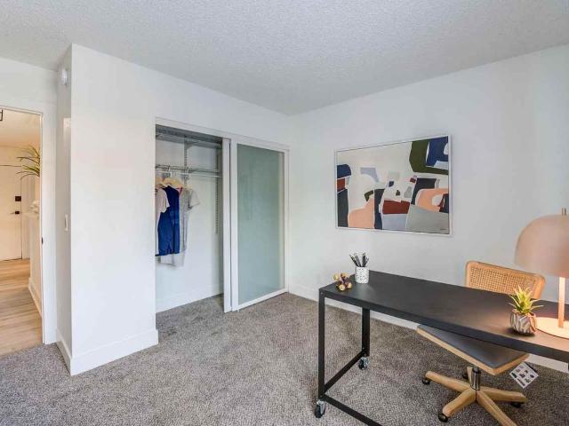 Apartment for rent in Warner Center, Los Angeles
