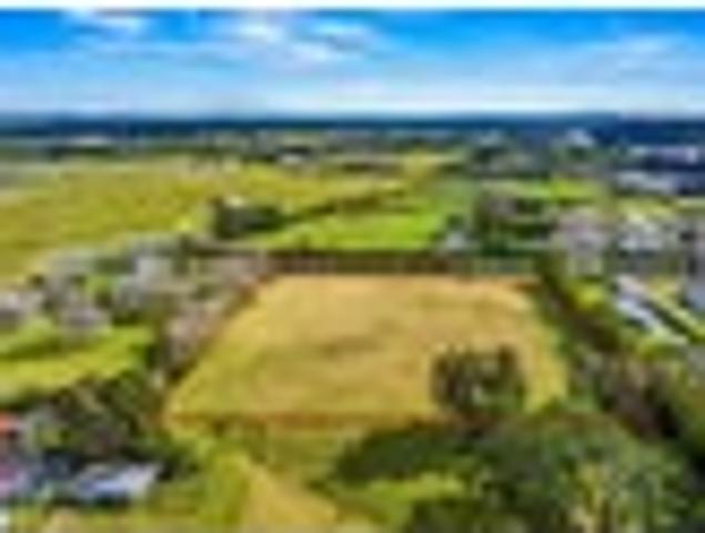 Land for sale in Paremoremo