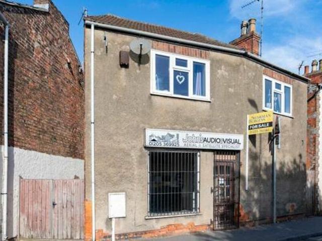 House for sale in Staniland, Boston