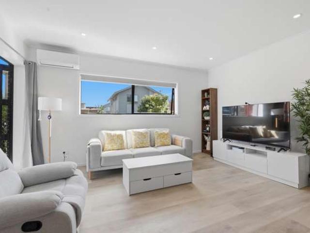 Apartment for sale in Wairau Valley