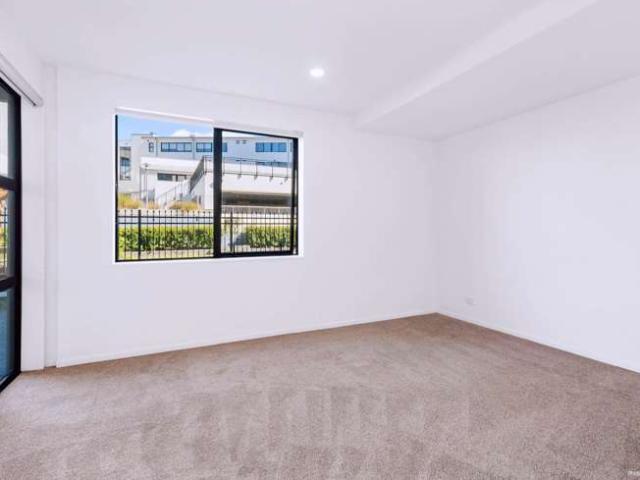 Apartment for sale in Whangaparaoa