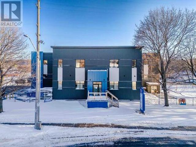 Commercial for rent in Cornwall, Ontario