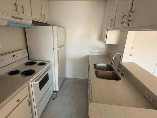 Apartment for rent in Canoga Park, California