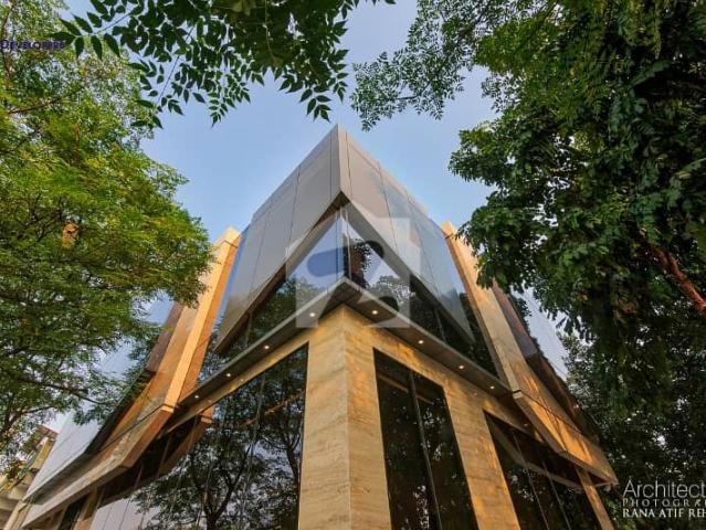 Building for sale in Islamabad