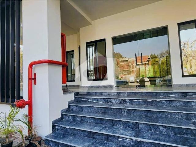 Building for rent in اسلام آباد, زون 1