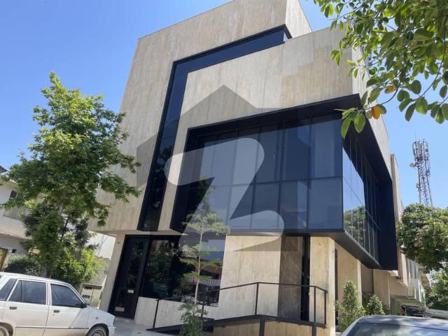 Building for sale in Islamabad