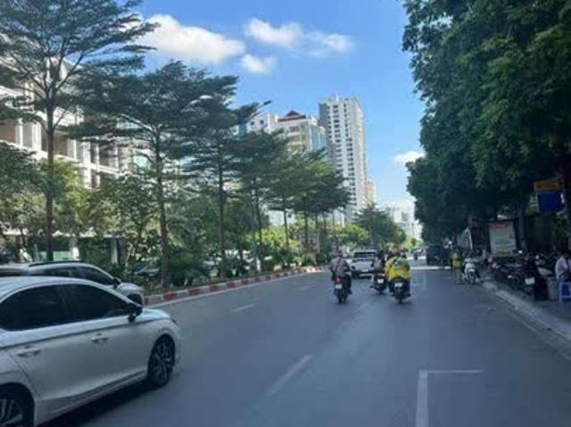 Nhà mặt phố bán tại Hoàn Kiếm, Hà Nội