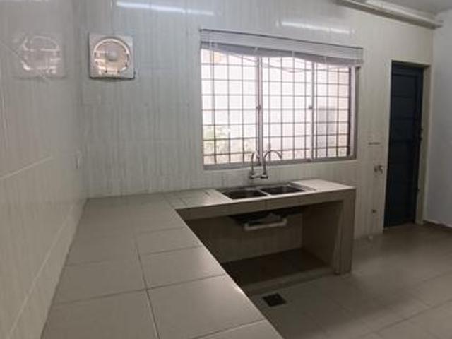 Townhouse for rent in Petaling, Damansara Damai