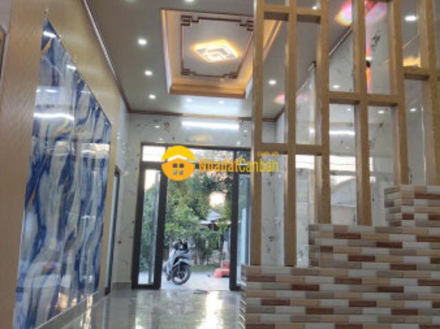 Nhà mặt phố bán
