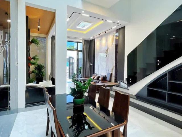 Nhà mặt phố bán