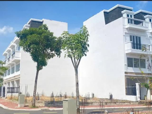Nhà mặt phố bán