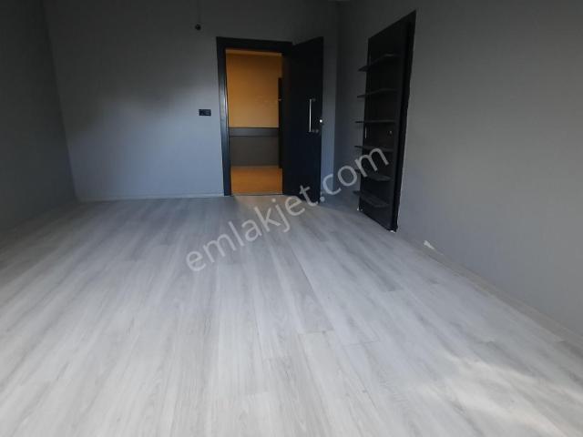 Gaziosmanpaşa, Merkez Mahallesi içerisinde kiralık Ofis