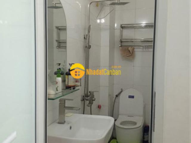 Nhà mặt phố bán