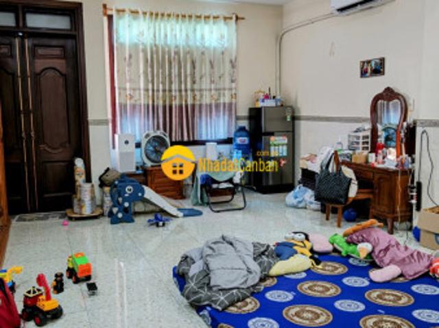 Nhà mặt phố bán