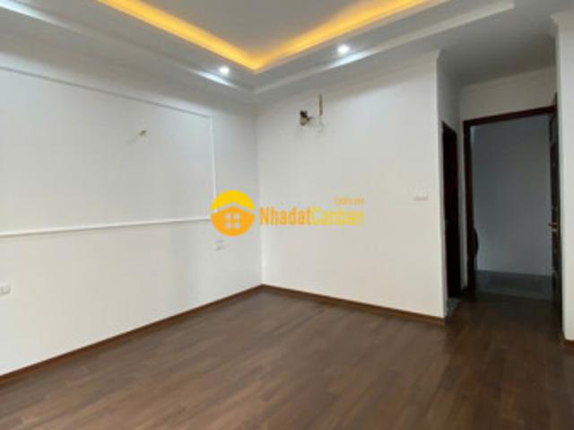 Nhà mặt phố bán