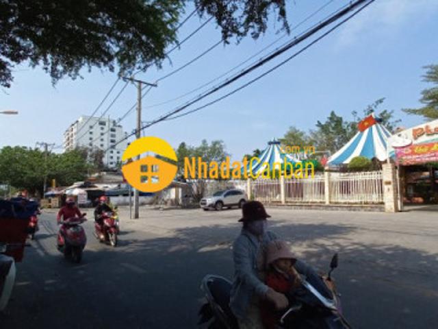 Nhà mặt phố bán