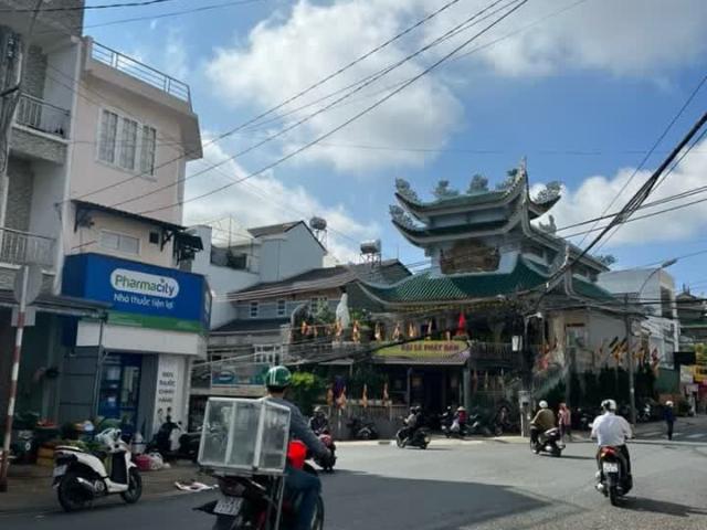Nhà mặt phố bán