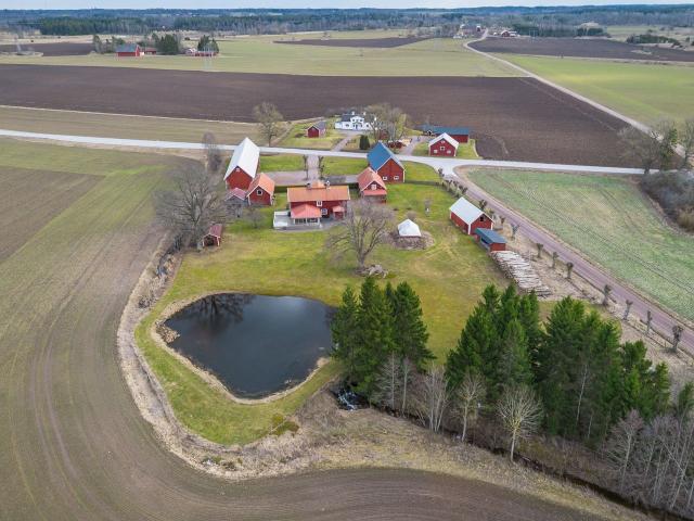 Gård till salu i Väderstad, Östergötland