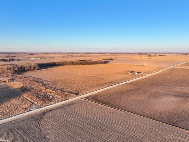 Farm for sale in Independence, Iowa