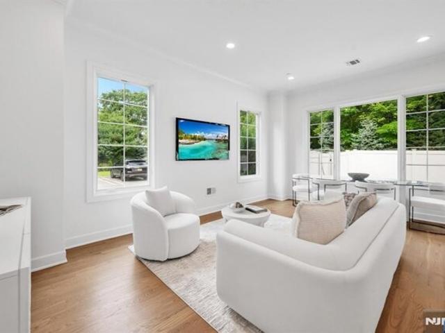 House for sale in Paramus, New Jersey