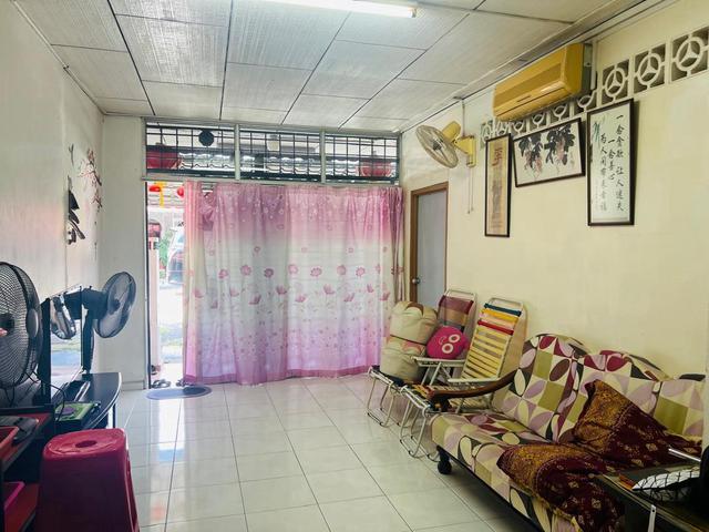 Terraced House for sale in Malaka