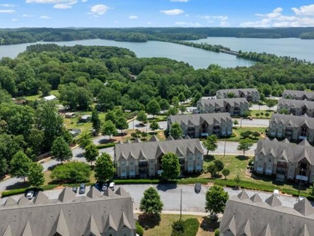 Condo for sale in Seneca Condo for sale in Seneca