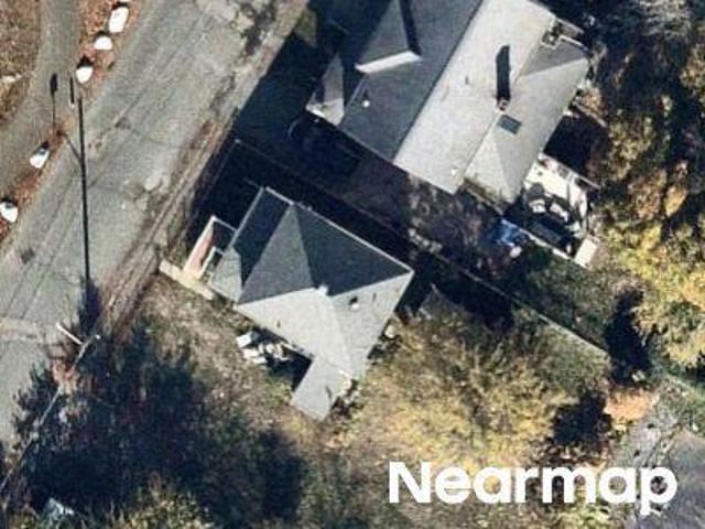 House for sale in Beverly