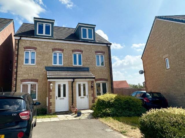 Townhouse for rent in Chippenham, Wiltshire