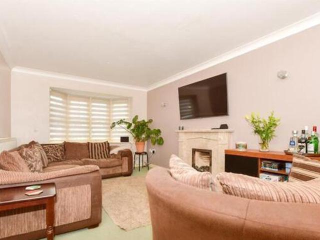 House for sale in Millmead, Acol